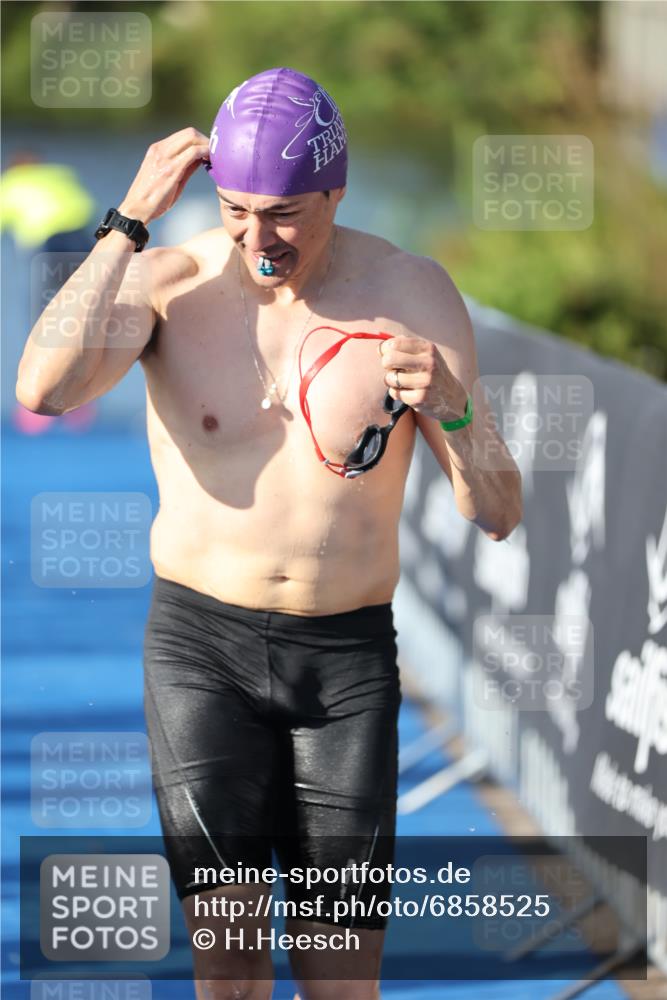 25.08.2024 - Elbe Triathlon Hamburg H.Heesch http://msf.ph/oto/6858525 25.08.2024 09:08:48 Schwimmen 319, 391 meine-sportfotos.de