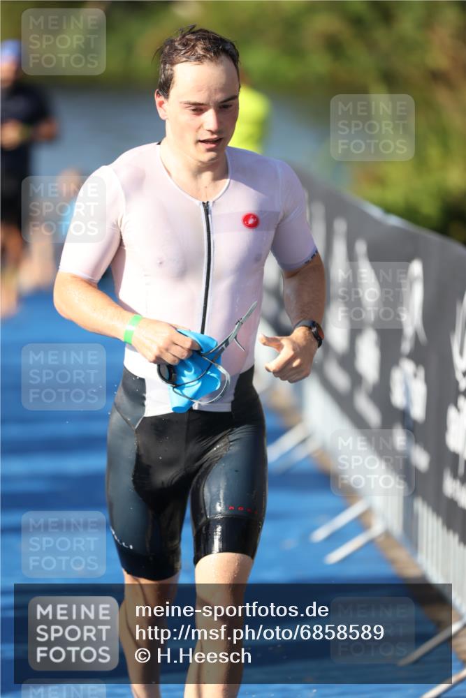 25.08.2024 - Elbe Triathlon Hamburg H.Heesch http://msf.ph/oto/6858589 25.08.2024 09:09:25 Schwimmen 199, 200, 213, 267, 327, 328 meine-sportfotos.de