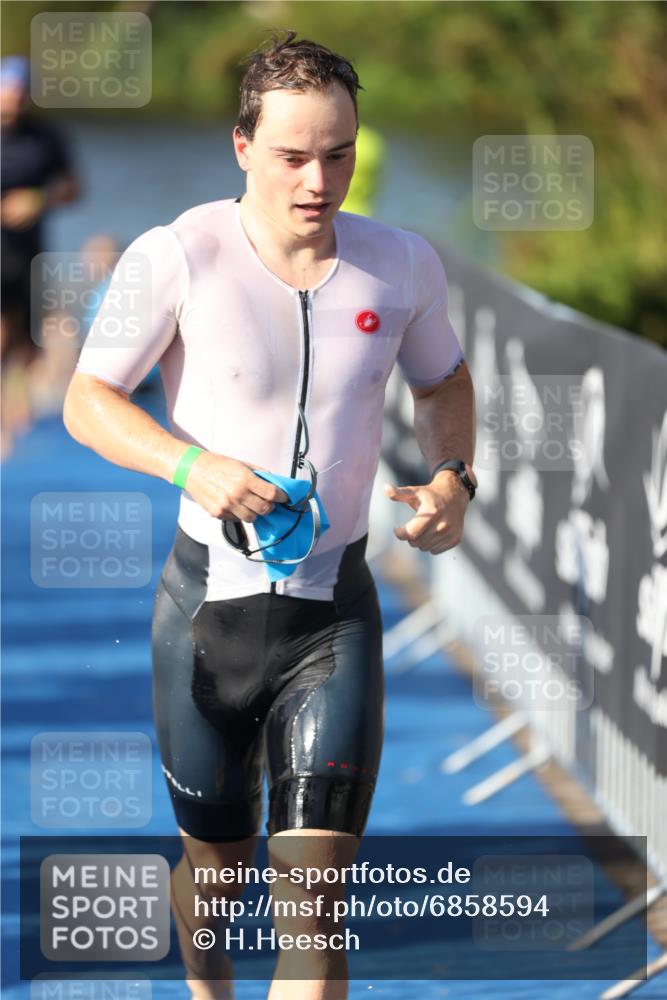 25.08.2024 - Elbe Triathlon Hamburg H.Heesch http://msf.ph/oto/6858594 25.08.2024 09:09:25 Schwimmen 199, 200, 213, 267, 327, 328 meine-sportfotos.de