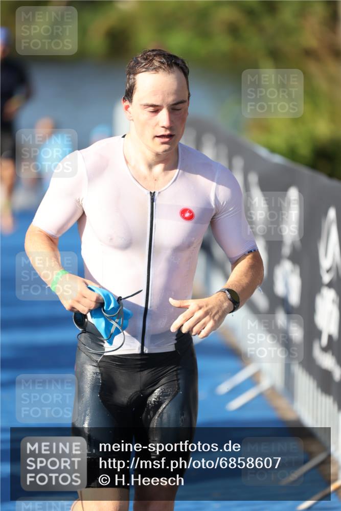 25.08.2024 - Elbe Triathlon Hamburg H.Heesch http://msf.ph/oto/6858607 25.08.2024 09:09:25 Schwimmen 199, 200, 213, 267, 327, 328 meine-sportfotos.de