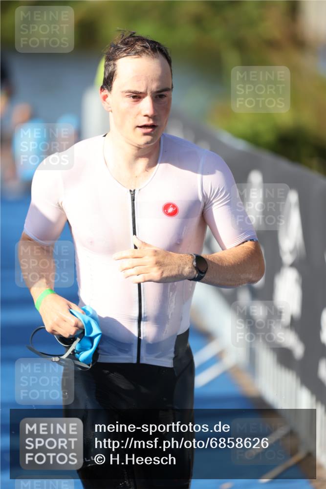 25.08.2024 - Elbe Triathlon Hamburg H.Heesch http://msf.ph/oto/6858626 25.08.2024 09:09:25 Schwimmen 199, 200, 213, 267, 327, 328 meine-sportfotos.de