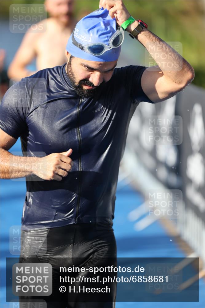 25.08.2024 - Elbe Triathlon Hamburg H.Heesch http://msf.ph/oto/6858681 25.08.2024 09:09:32 Schwimmen 199, 200, 213, 246, 267, 327, 328 meine-sportfotos.de