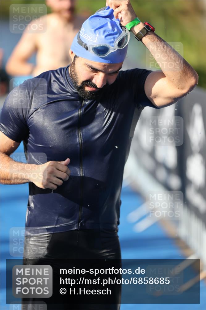 25.08.2024 - Elbe Triathlon Hamburg H.Heesch http://msf.ph/oto/6858685 25.08.2024 09:09:32 Schwimmen 199, 200, 213, 246, 267, 327, 328 meine-sportfotos.de