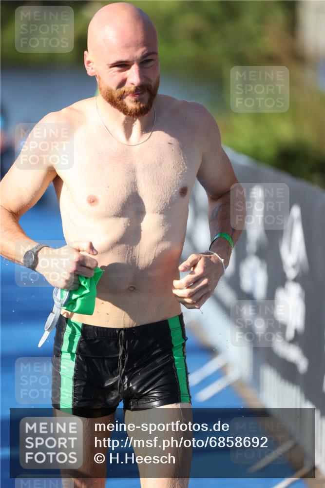 25.08.2024 - Elbe Triathlon Hamburg H.Heesch http://msf.ph/oto/6858692 25.08.2024 09:09:33 Schwimmen 199, 200, 213, 246, 267, 327, 328, 339 meine-sportfotos.de