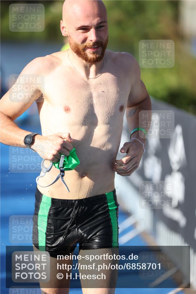 25.08.2024 - Elbe Triathlon Hamburg H.Heesch http://msf.ph/oto/6858701 25.08.2024 09:09:33 Schwimmen 199, 200, 213, 246, 267, 327, 328, 339 meine-sportfotos.de