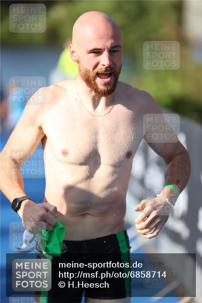 25.08.2024 - Elbe Triathlon Hamburg H.Heesch http://msf.ph/oto/6858714 25.08.2024 09:09:33 Schwimmen 199, 200, 213, 246, 267, 327, 328, 339 meine-sportfotos.de