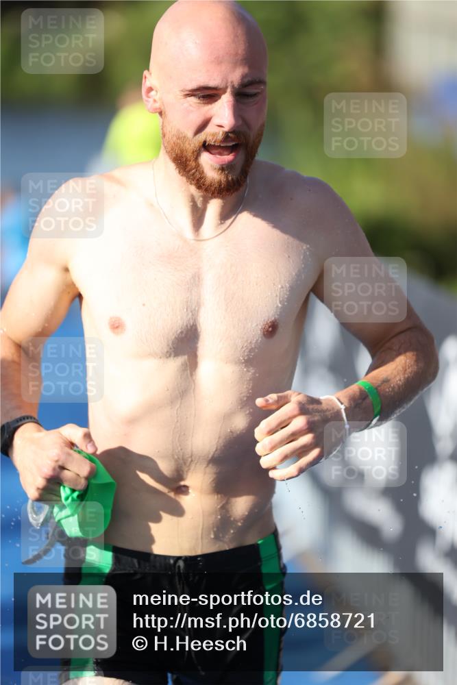 25.08.2024 - Elbe Triathlon Hamburg H.Heesch http://msf.ph/oto/6858721 25.08.2024 09:09:33 Schwimmen 199, 200, 213, 246, 267, 327, 328, 339 meine-sportfotos.de