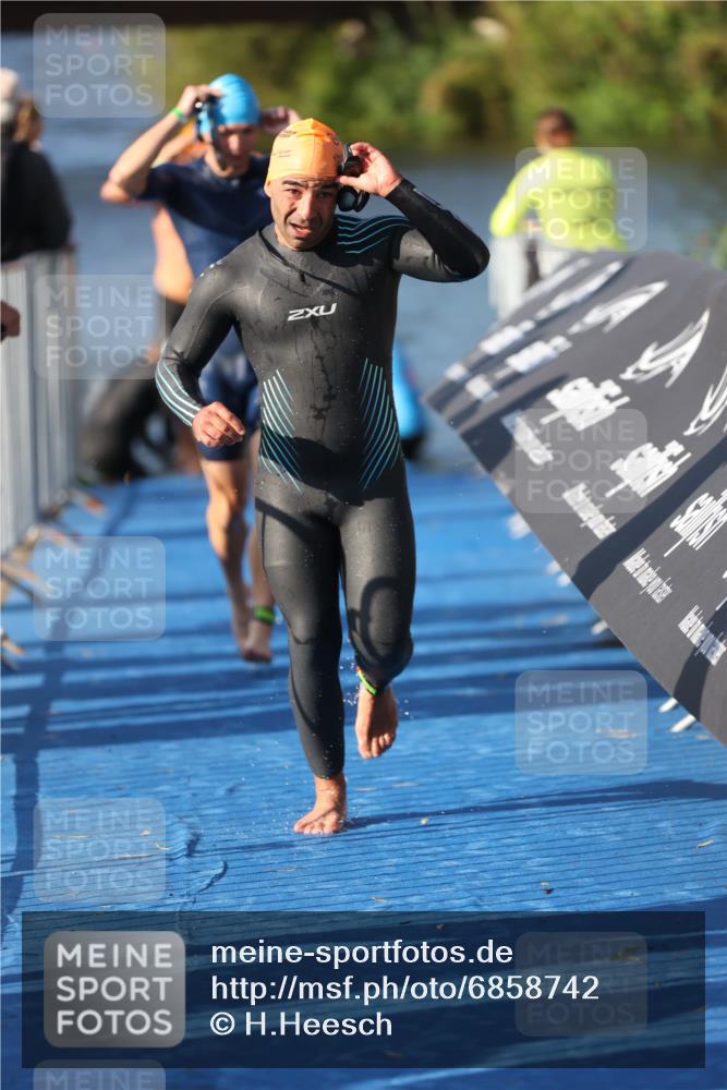 25.08.2024 - Elbe Triathlon Hamburg H.Heesch http://msf.ph/oto/6858742 25.08.2024 09:09:38 Schwimmen 199, 200, 213, 246, 267, 327, 328, 339 meine-sportfotos.de