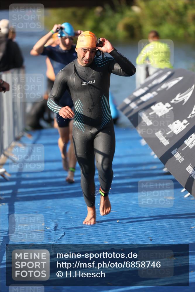 25.08.2024 - Elbe Triathlon Hamburg H.Heesch http://msf.ph/oto/6858746 25.08.2024 09:09:38 Schwimmen 199, 200, 213, 246, 267, 327, 328, 339 meine-sportfotos.de