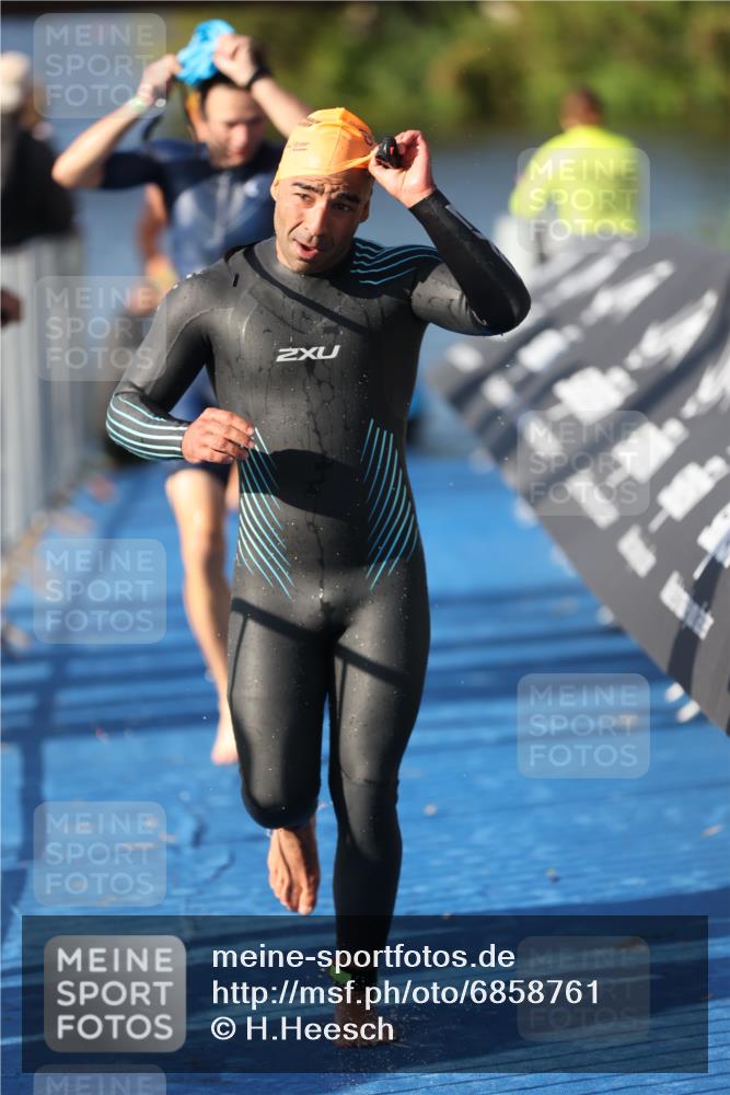 25.08.2024 - Elbe Triathlon Hamburg H.Heesch http://msf.ph/oto/6858761 25.08.2024 09:09:39 Schwimmen 199, 200, 213, 246, 267, 327, 328, 339 meine-sportfotos.de