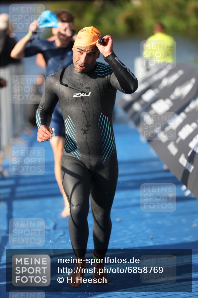 25.08.2024 - Elbe Triathlon Hamburg H.Heesch http://msf.ph/oto/6858769 25.08.2024 09:09:39 Schwimmen 199, 200, 213, 246, 267, 327, 328, 339 meine-sportfotos.de