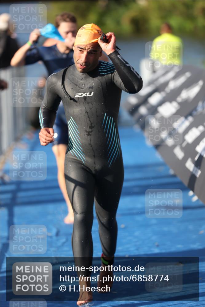 25.08.2024 - Elbe Triathlon Hamburg H.Heesch http://msf.ph/oto/6858774 25.08.2024 09:09:39 Schwimmen 199, 200, 213, 246, 267, 327, 328, 339 meine-sportfotos.de