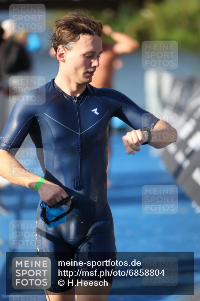 25.08.2024 - Elbe Triathlon Hamburg H.Heesch http://msf.ph/oto/6858804 25.08.2024 09:09:41 Schwimmen 199, 200, 213, 246, 267, 327, 328, 339 meine-sportfotos.de