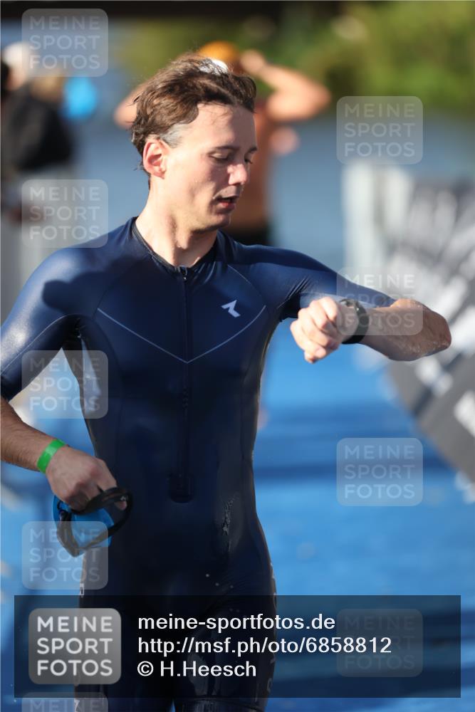 25.08.2024 - Elbe Triathlon Hamburg H.Heesch http://msf.ph/oto/6858812 25.08.2024 09:09:41 Schwimmen 199, 200, 213, 246, 267, 327, 328, 339 meine-sportfotos.de