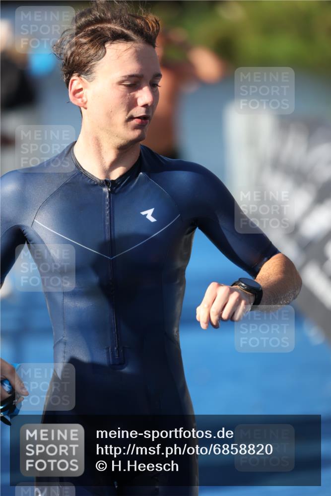 25.08.2024 - Elbe Triathlon Hamburg H.Heesch http://msf.ph/oto/6858820 25.08.2024 09:09:42 Schwimmen 199, 200, 213, 246, 267, 327, 328, 339 meine-sportfotos.de