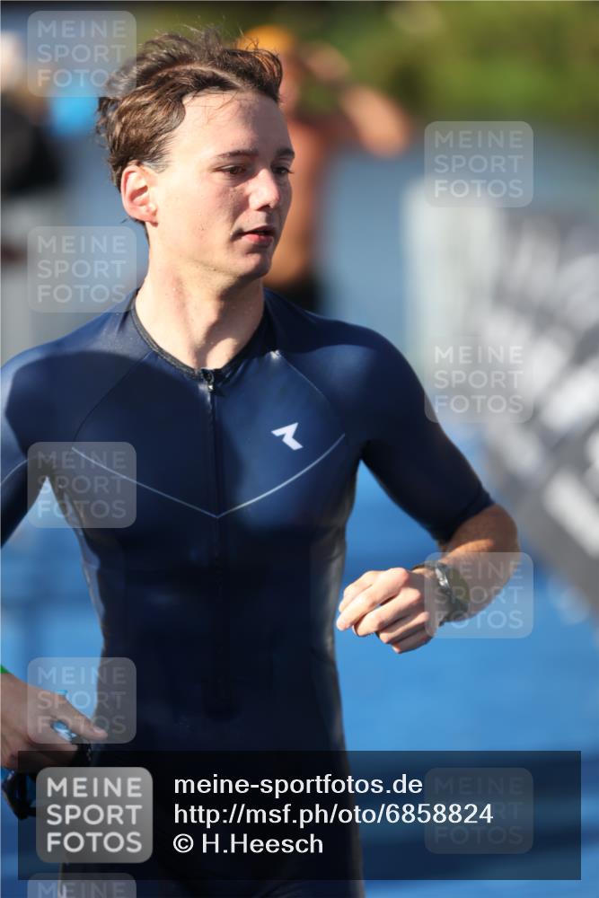 25.08.2024 - Elbe Triathlon Hamburg H.Heesch http://msf.ph/oto/6858824 25.08.2024 09:09:42 Schwimmen 199, 200, 213, 246, 267, 327, 328, 339 meine-sportfotos.de