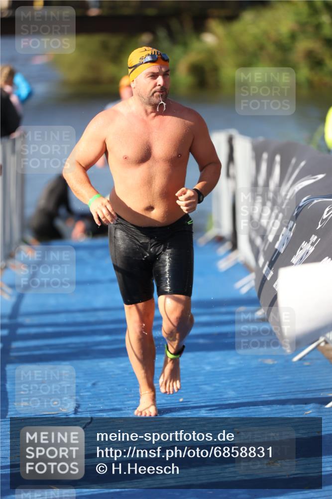 25.08.2024 - Elbe Triathlon Hamburg H.Heesch http://msf.ph/oto/6858831 25.08.2024 09:09:43 Schwimmen 199, 200, 213, 246, 267, 327, 328, 339 meine-sportfotos.de