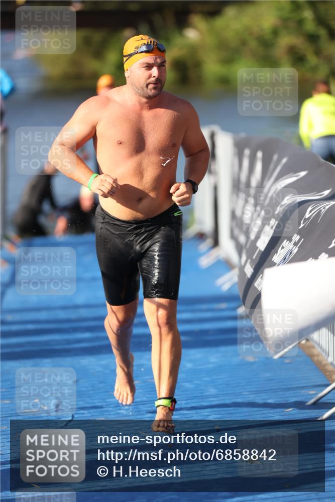 25.08.2024 - Elbe Triathlon Hamburg H.Heesch http://msf.ph/oto/6858842 25.08.2024 09:09:43 Schwimmen 199, 200, 213, 246, 267, 327, 328, 339 meine-sportfotos.de