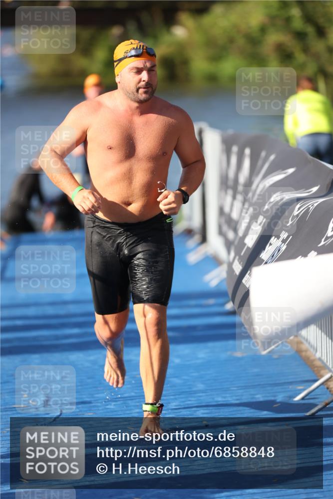 25.08.2024 - Elbe Triathlon Hamburg H.Heesch http://msf.ph/oto/6858848 25.08.2024 09:09:43 Schwimmen 199, 200, 213, 246, 267, 327, 328, 339 meine-sportfotos.de