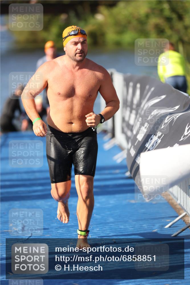25.08.2024 - Elbe Triathlon Hamburg H.Heesch http://msf.ph/oto/6858851 25.08.2024 09:09:43 Schwimmen 199, 200, 213, 246, 267, 327, 328, 339 meine-sportfotos.de