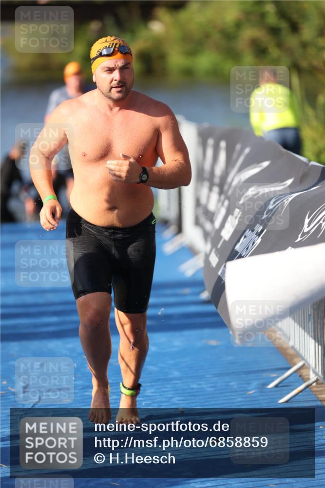 25.08.2024 - Elbe Triathlon Hamburg H.Heesch http://msf.ph/oto/6858859 25.08.2024 09:09:43 Schwimmen 199, 200, 213, 246, 267, 327, 328, 339 meine-sportfotos.de