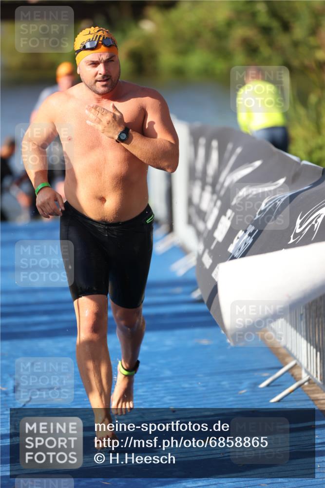 25.08.2024 - Elbe Triathlon Hamburg H.Heesch http://msf.ph/oto/6858865 25.08.2024 09:09:43 Schwimmen 199, 200, 213, 246, 267, 327, 328, 339 meine-sportfotos.de