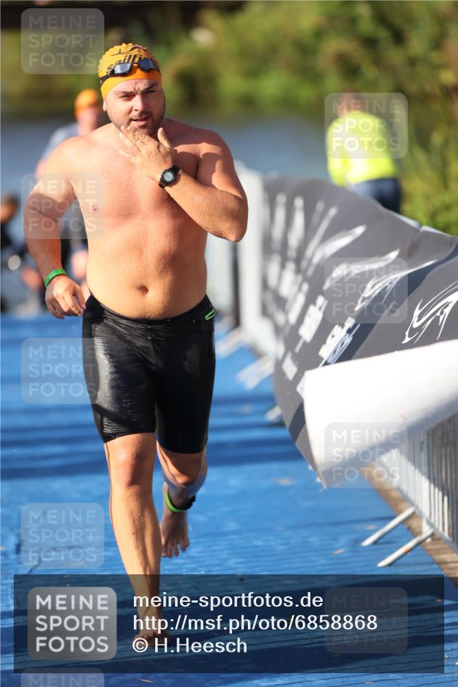 25.08.2024 - Elbe Triathlon Hamburg H.Heesch http://msf.ph/oto/6858868 25.08.2024 09:09:43 Schwimmen 199, 200, 213, 246, 267, 327, 328, 339 meine-sportfotos.de