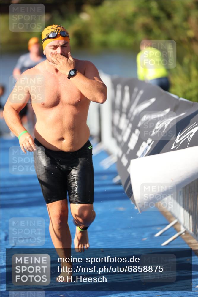 25.08.2024 - Elbe Triathlon Hamburg H.Heesch http://msf.ph/oto/6858875 25.08.2024 09:09:44 Schwimmen 200, 213, 246, 267, 327, 328, 339 meine-sportfotos.de