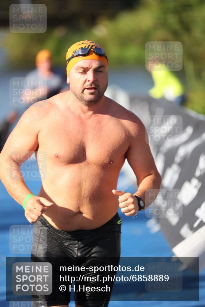 25.08.2024 - Elbe Triathlon Hamburg H.Heesch http://msf.ph/oto/6858889 25.08.2024 09:09:44 Schwimmen 200, 213, 246, 267, 327, 328, 339 meine-sportfotos.de