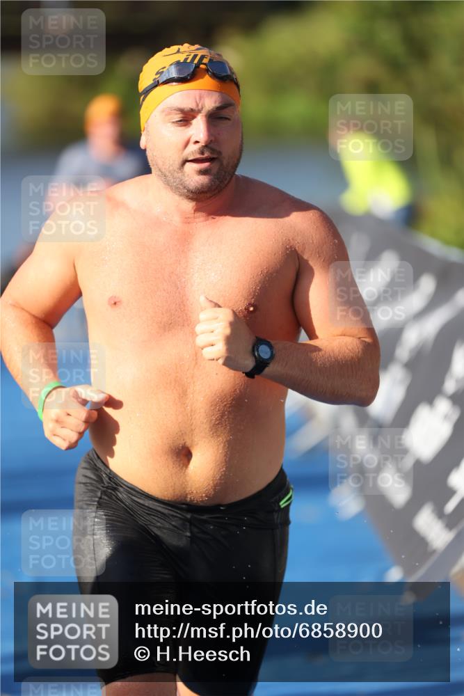 25.08.2024 - Elbe Triathlon Hamburg H.Heesch http://msf.ph/oto/6858900 25.08.2024 09:09:45 Schwimmen 200, 213, 246, 267, 327, 328, 339 meine-sportfotos.de