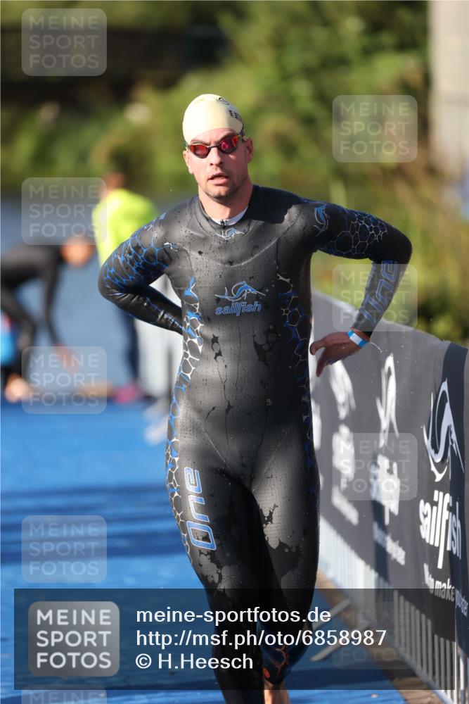 25.08.2024 - Elbe Triathlon Hamburg H.Heesch http://msf.ph/oto/6858987 25.08.2024 09:09:52 Schwimmen 200, 213, 246, 327, 328, 339 meine-sportfotos.de