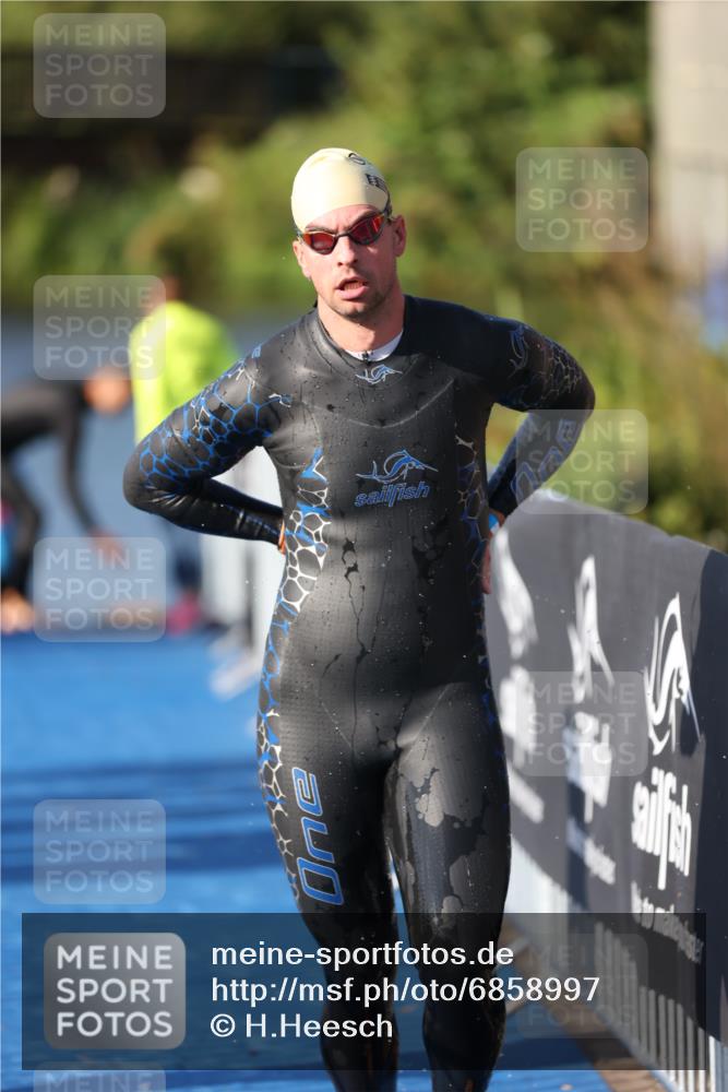 25.08.2024 - Elbe Triathlon Hamburg H.Heesch http://msf.ph/oto/6858997 25.08.2024 09:09:52 Schwimmen 200, 213, 246, 327, 328, 339 meine-sportfotos.de