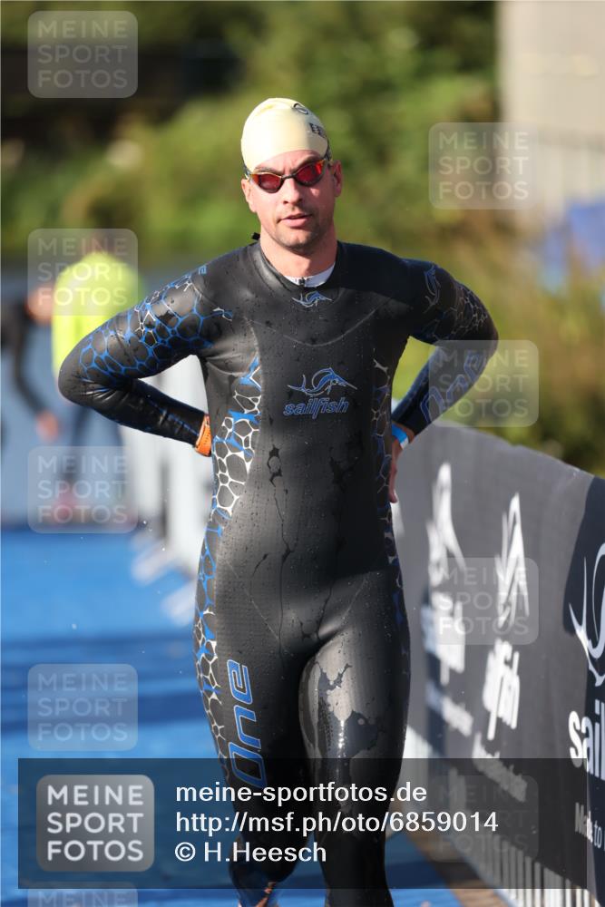 25.08.2024 - Elbe Triathlon Hamburg H.Heesch http://msf.ph/oto/6859014 25.08.2024 09:09:52 Schwimmen 200, 213, 246, 327, 328, 339 meine-sportfotos.de