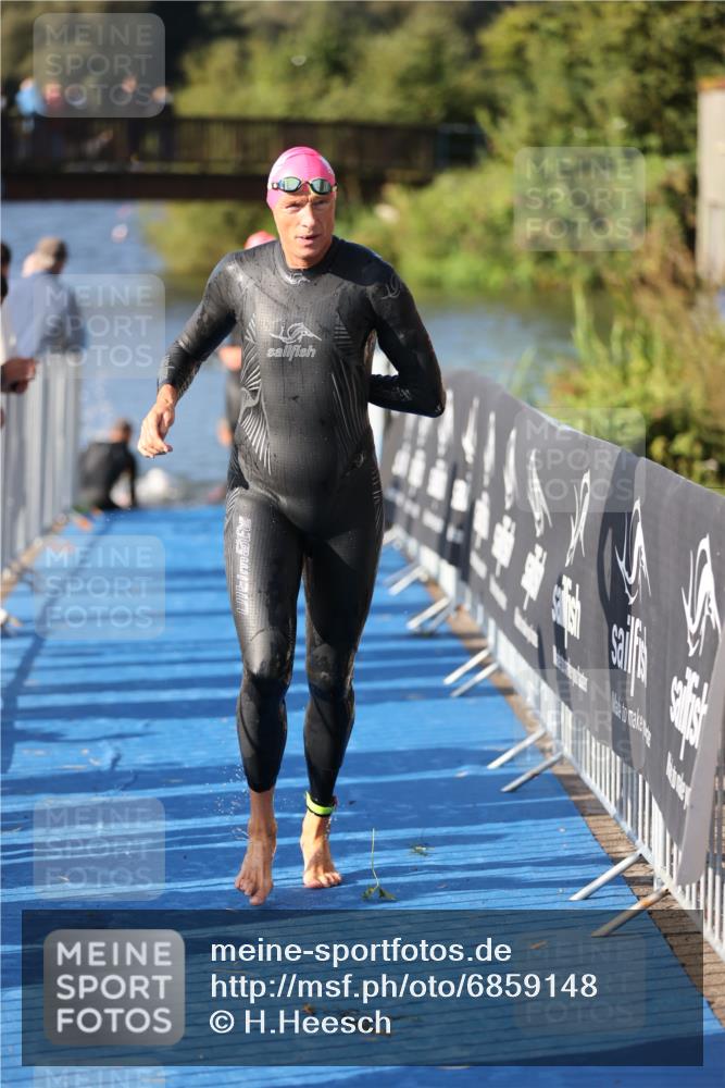 25.08.2024 - Elbe Triathlon Hamburg H.Heesch http://msf.ph/oto/6859148 25.08.2024 09:11:14 Schwimmen 336, 396, 399 meine-sportfotos.de