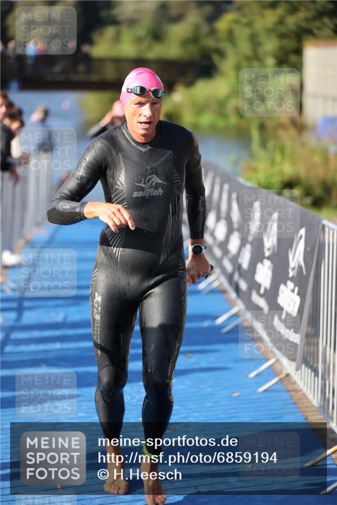 25.08.2024 - Elbe Triathlon Hamburg H.Heesch http://msf.ph/oto/6859194 25.08.2024 09:11:15 Schwimmen 336, 396, 399 meine-sportfotos.de