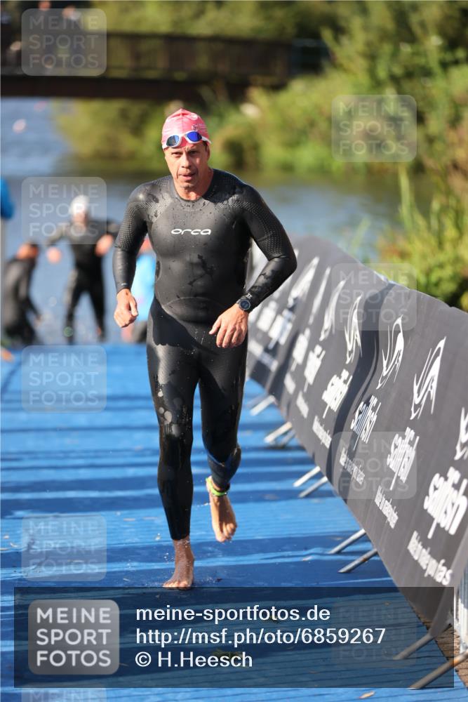 25.08.2024 - Elbe Triathlon Hamburg H.Heesch http://msf.ph/oto/6859267 25.08.2024 09:11:17 Schwimmen 336, 396, 399 meine-sportfotos.de