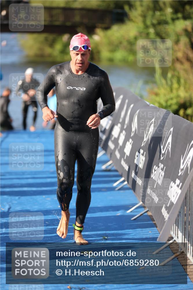 25.08.2024 - Elbe Triathlon Hamburg H.Heesch http://msf.ph/oto/6859280 25.08.2024 09:11:18 Schwimmen 336, 396, 399 meine-sportfotos.de