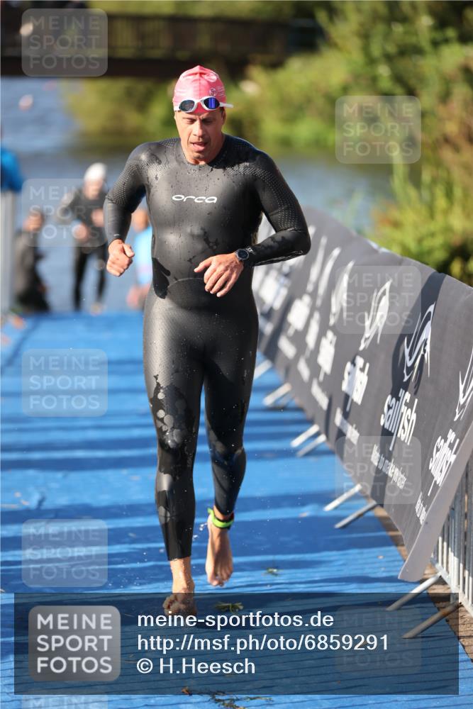 25.08.2024 - Elbe Triathlon Hamburg H.Heesch http://msf.ph/oto/6859291 25.08.2024 09:11:18 Schwimmen 336, 396, 399 meine-sportfotos.de
