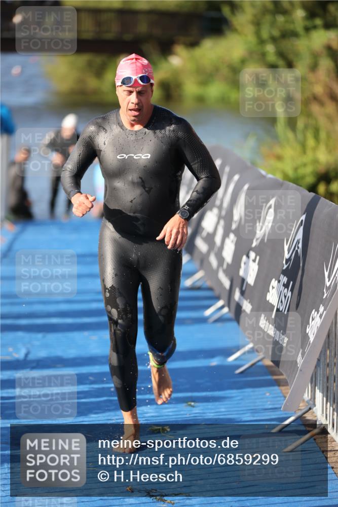 25.08.2024 - Elbe Triathlon Hamburg H.Heesch http://msf.ph/oto/6859299 25.08.2024 09:11:18 Schwimmen 336, 396, 399 meine-sportfotos.de