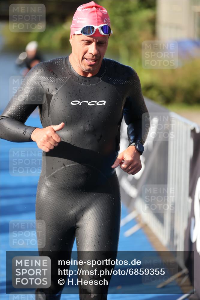 25.08.2024 - Elbe Triathlon Hamburg H.Heesch http://msf.ph/oto/6859355 25.08.2024 09:11:20 Schwimmen 336, 396, 399 meine-sportfotos.de