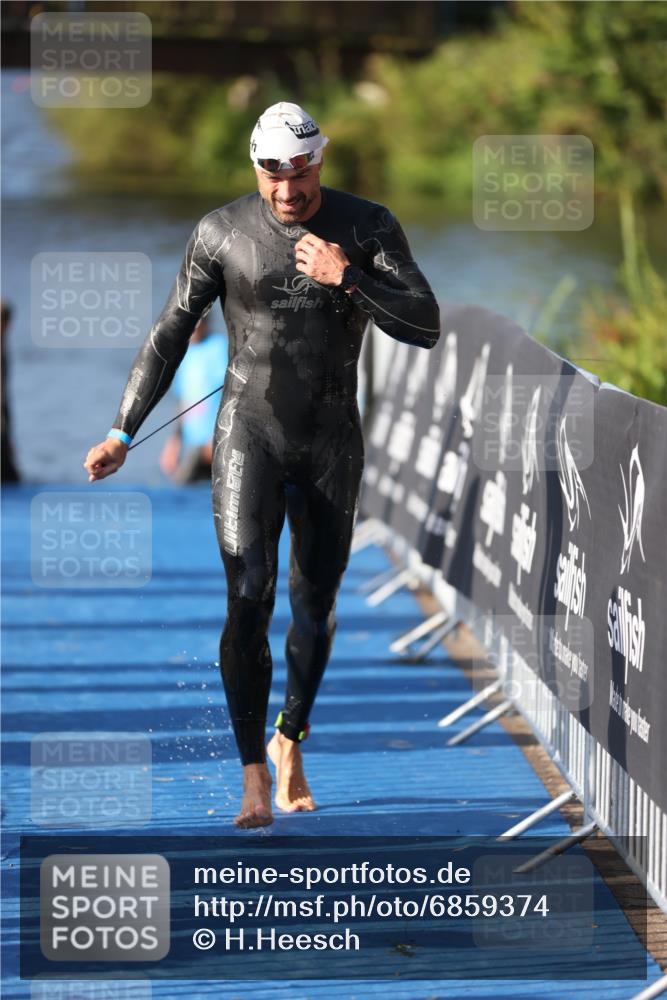 25.08.2024 - Elbe Triathlon Hamburg H.Heesch http://msf.ph/oto/6859374 25.08.2024 09:11:25 Schwimmen 336, 396, 399 meine-sportfotos.de