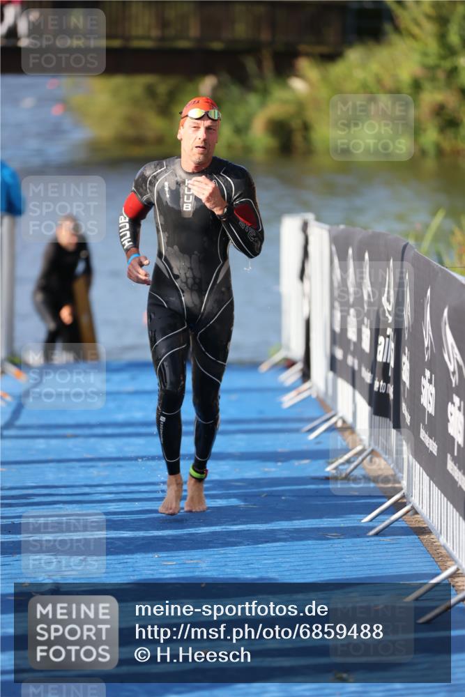 25.08.2024 - Elbe Triathlon Hamburg H.Heesch http://msf.ph/oto/6859488 25.08.2024 09:11:42 Schwimmen 336, 424 meine-sportfotos.de