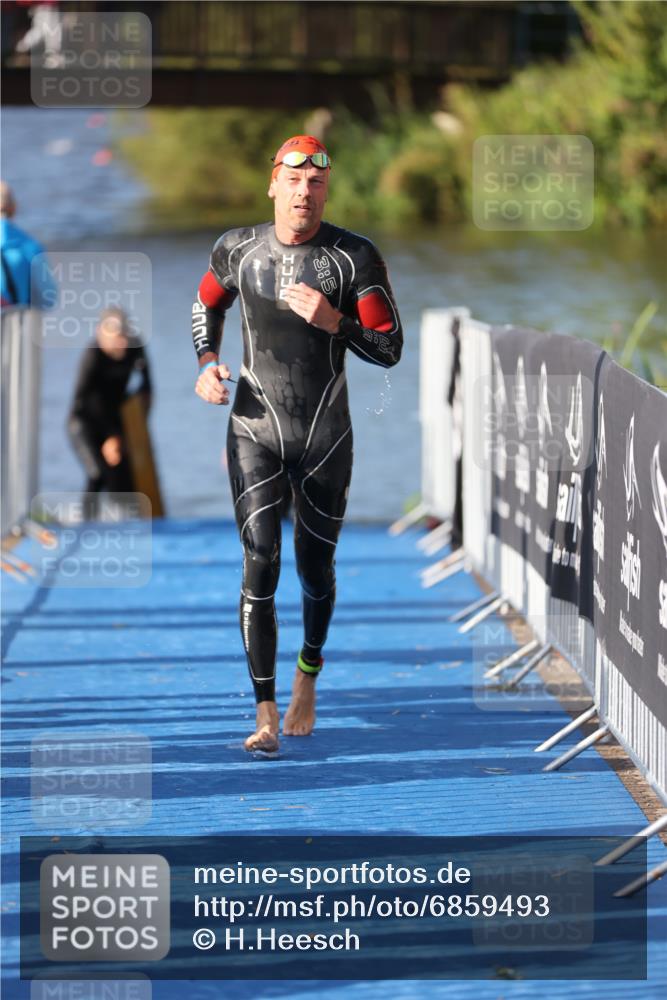 25.08.2024 - Elbe Triathlon Hamburg H.Heesch http://msf.ph/oto/6859493 25.08.2024 09:11:42 Schwimmen 336, 424 meine-sportfotos.de