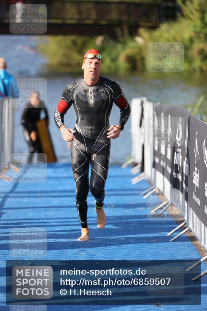25.08.2024 - Elbe Triathlon Hamburg H.Heesch http://msf.ph/oto/6859507 25.08.2024 09:11:43 Schwimmen 336, 424 meine-sportfotos.de