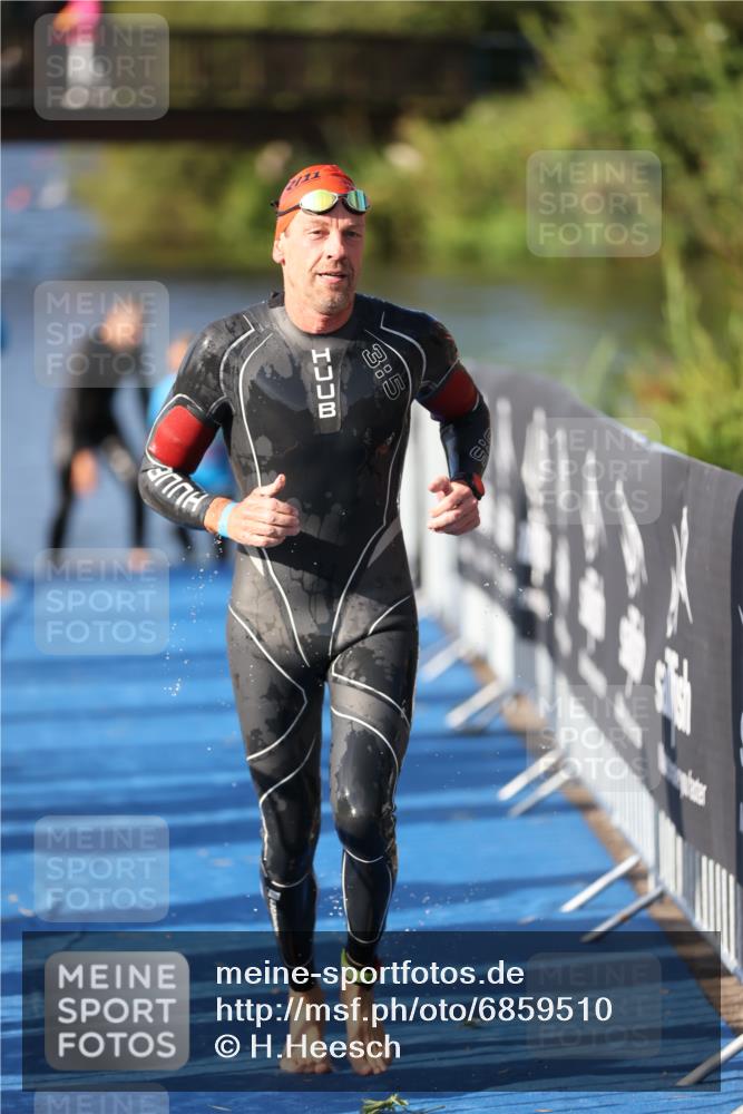 25.08.2024 - Elbe Triathlon Hamburg H.Heesch http://msf.ph/oto/6859510 25.08.2024 09:11:44 Schwimmen 424 meine-sportfotos.de