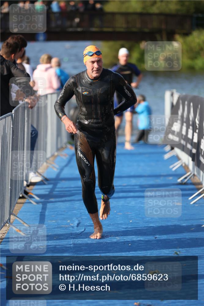 25.08.2024 - Elbe Triathlon Hamburg H.Heesch http://msf.ph/oto/6859623 25.08.2024 09:13:16 Schwimmen 220, 410, 443 meine-sportfotos.de