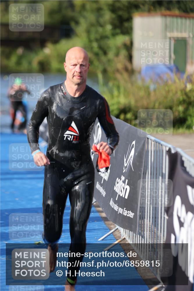 25.08.2024 - Elbe Triathlon Hamburg H.Heesch http://msf.ph/oto/6859815 25.08.2024 09:13:23 Schwimmen 220, 340, 342, 410, 443 meine-sportfotos.de