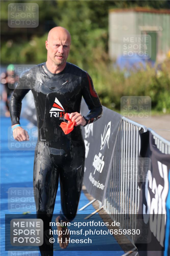 25.08.2024 - Elbe Triathlon Hamburg H.Heesch http://msf.ph/oto/6859830 25.08.2024 09:13:24 Schwimmen 220, 340, 342, 410, 443 meine-sportfotos.de