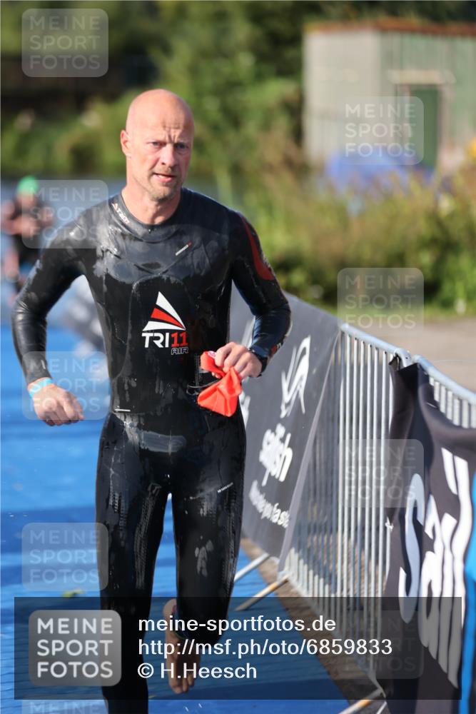25.08.2024 - Elbe Triathlon Hamburg H.Heesch http://msf.ph/oto/6859833 25.08.2024 09:13:24 Schwimmen 220, 340, 342, 410, 443 meine-sportfotos.de