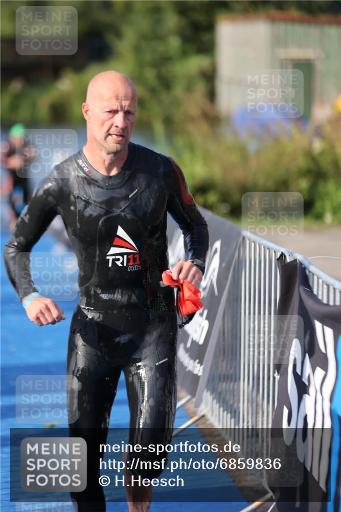 25.08.2024 - Elbe Triathlon Hamburg H.Heesch http://msf.ph/oto/6859836 25.08.2024 09:13:24 Schwimmen 220, 340, 342, 410, 443 meine-sportfotos.de